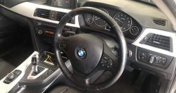 2013 BMW 320i A/T (F30)