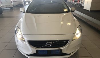 2016 VOLVO V40 T3 MOMENTUM full