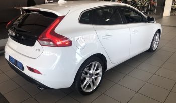 2016 VOLVO V40 T3 MOMENTUM full