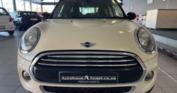 2015 MINI COOPER 5DR (XS52)