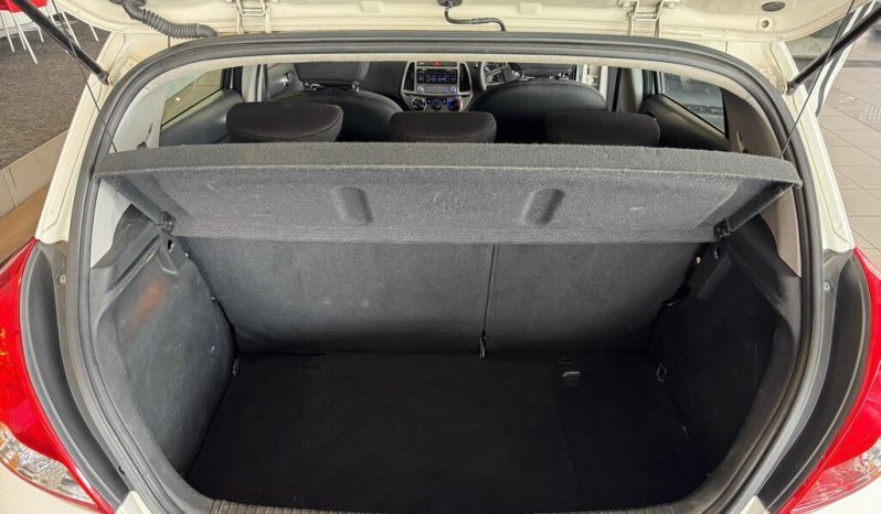2012 HYUNDAI i20 1.4 FLUID A/T full