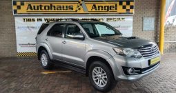 2015 TOYOTA FORTUNER 3.0D-4D R/B A/T