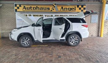 2018 TOYOTA FORTUNER 2.8GD-6 4X4 full