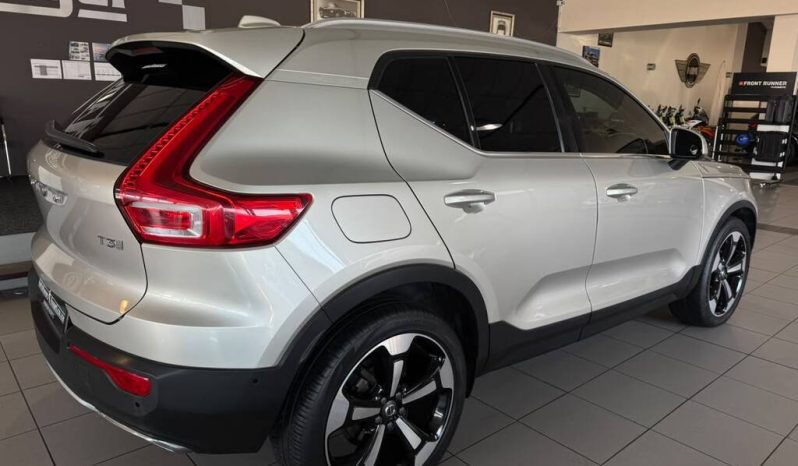 2019 VOLVO XC40 T3 INSCRIPTION full